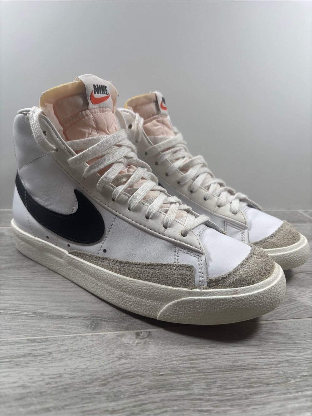 Nike Blazer Mid 77 Vintage White Black High Top Sneakers Womens 8.5